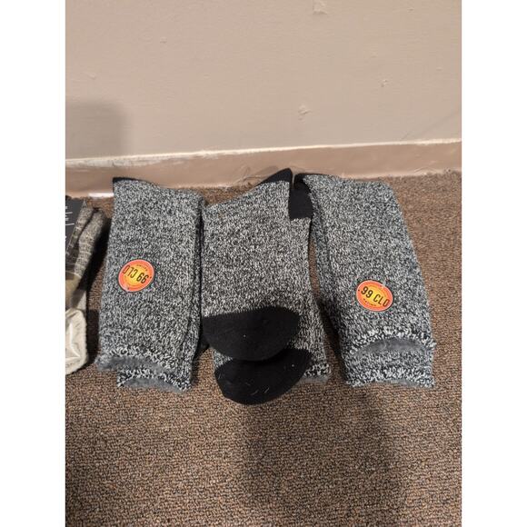 7 Pairs of Men's Socks - Picture 4 of 4